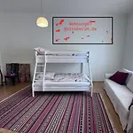 Grossraeumige Altbauwohnung Nahe Zentrum
